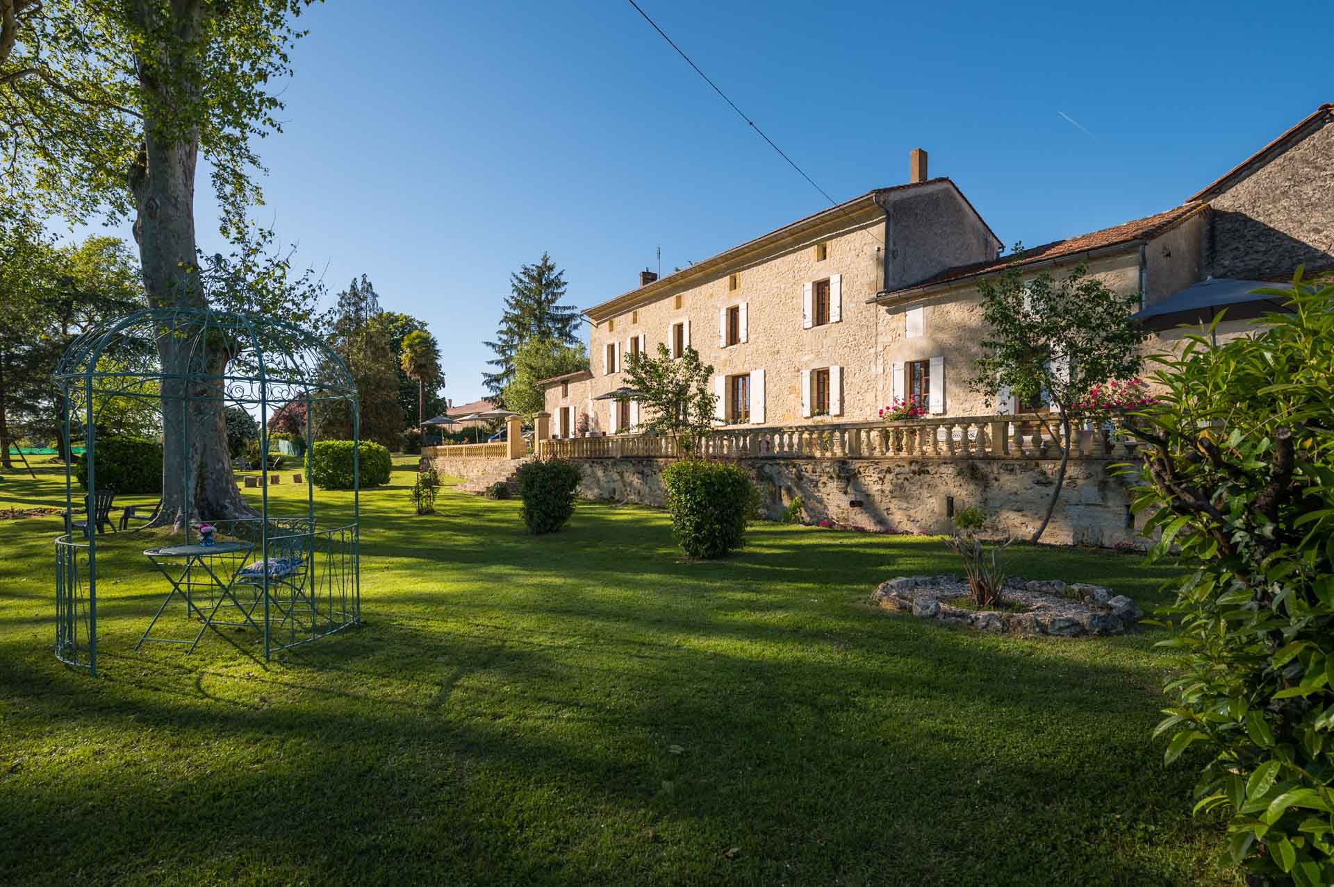 Vue principale du Château Puygrenier